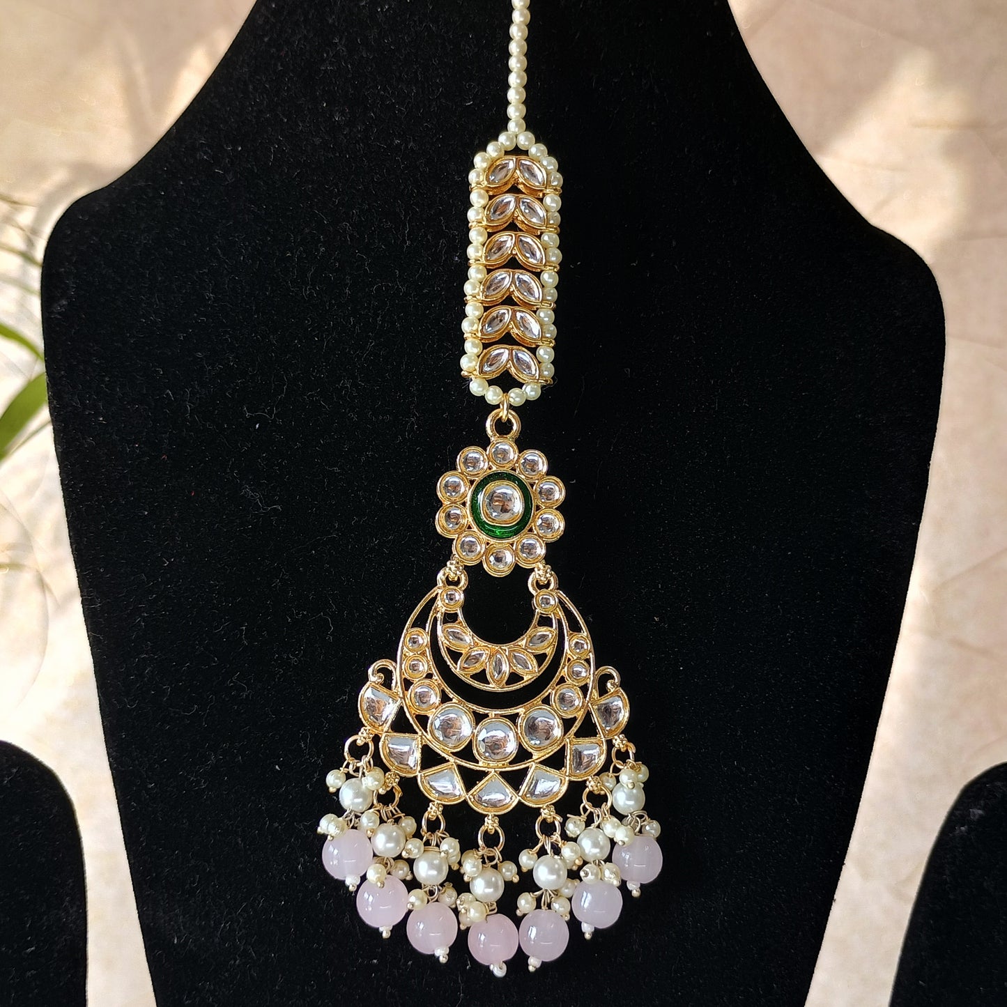 Light Pink Gold Plated Kundan Choker Set with Maangtika