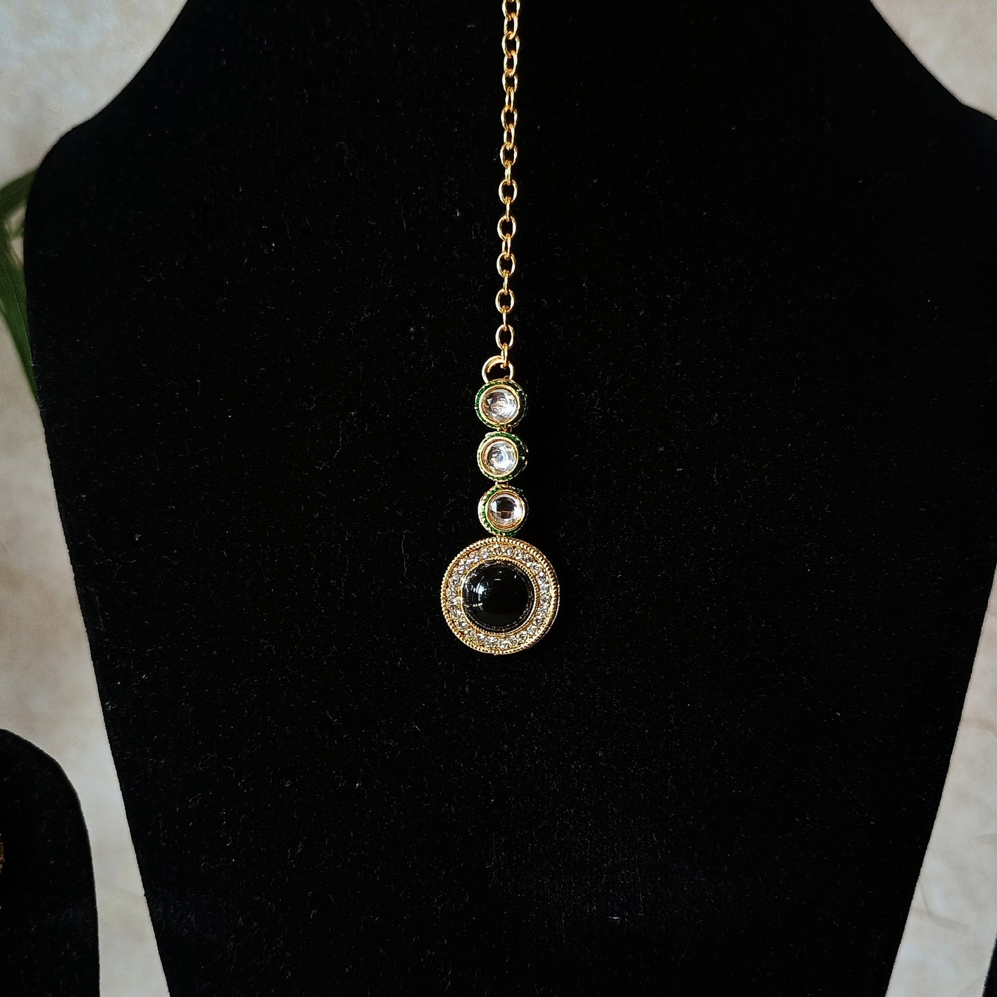 Gold Plated Black Stone Jewellery Set with Maangtika