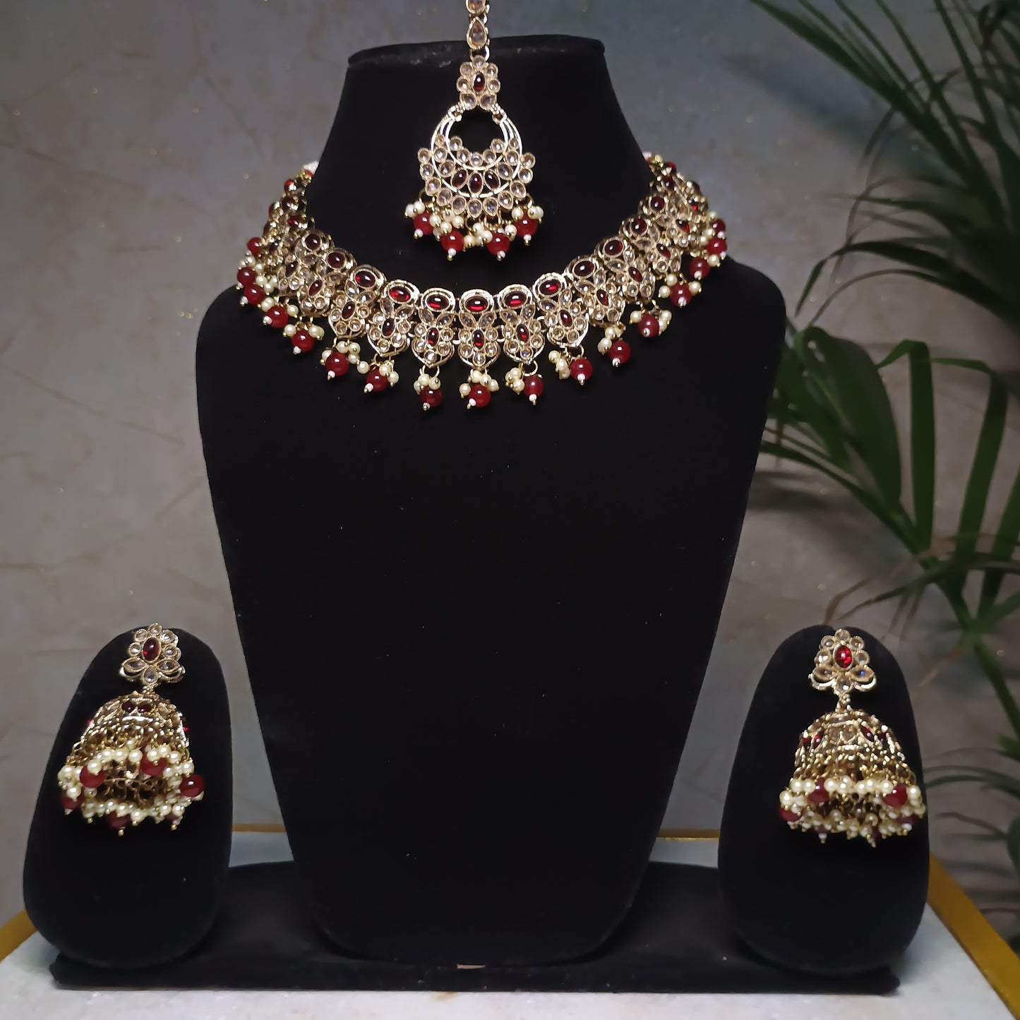 Antique Gold Plated Jewellery Set with Maangtika