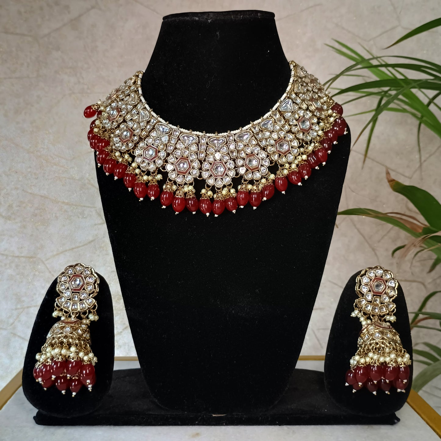 Elegant Kundan Red Stone Jewellery Set with Maangtika