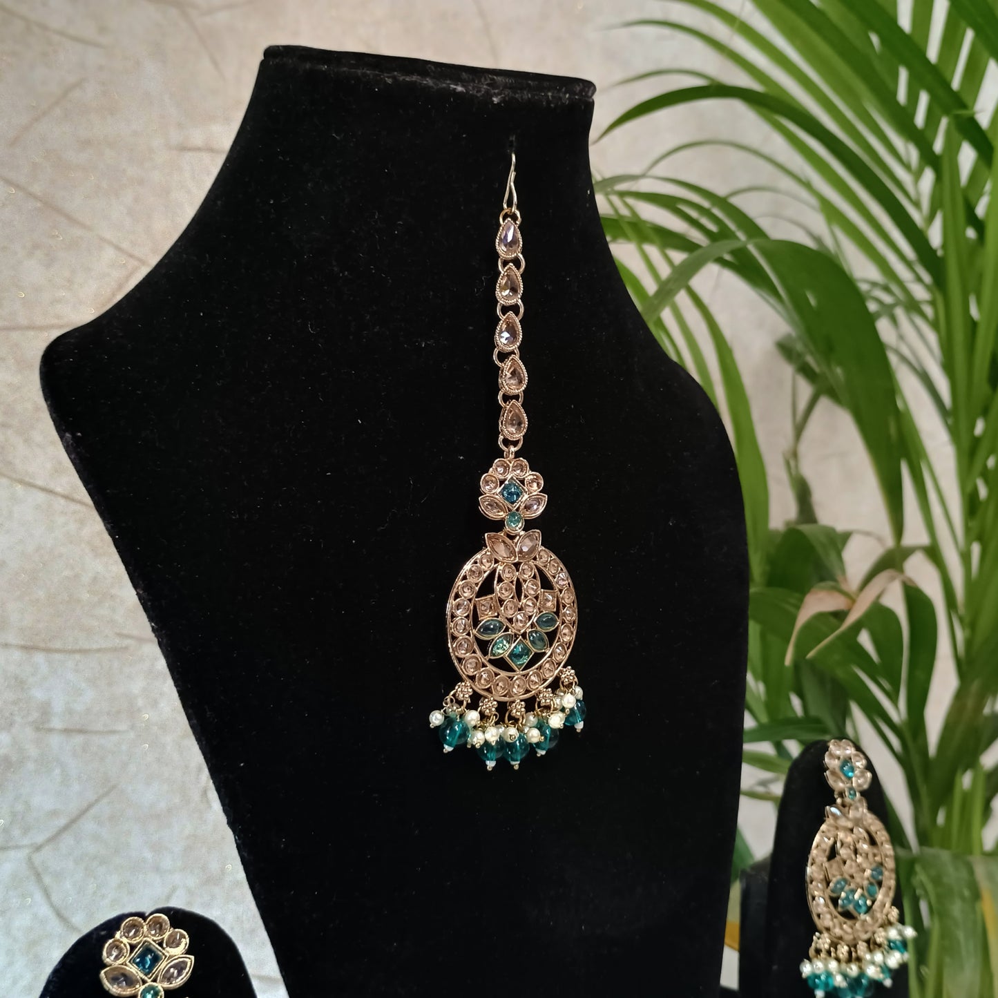 Elegant Stone Gold Plated Jewellery Set with Maangtika
