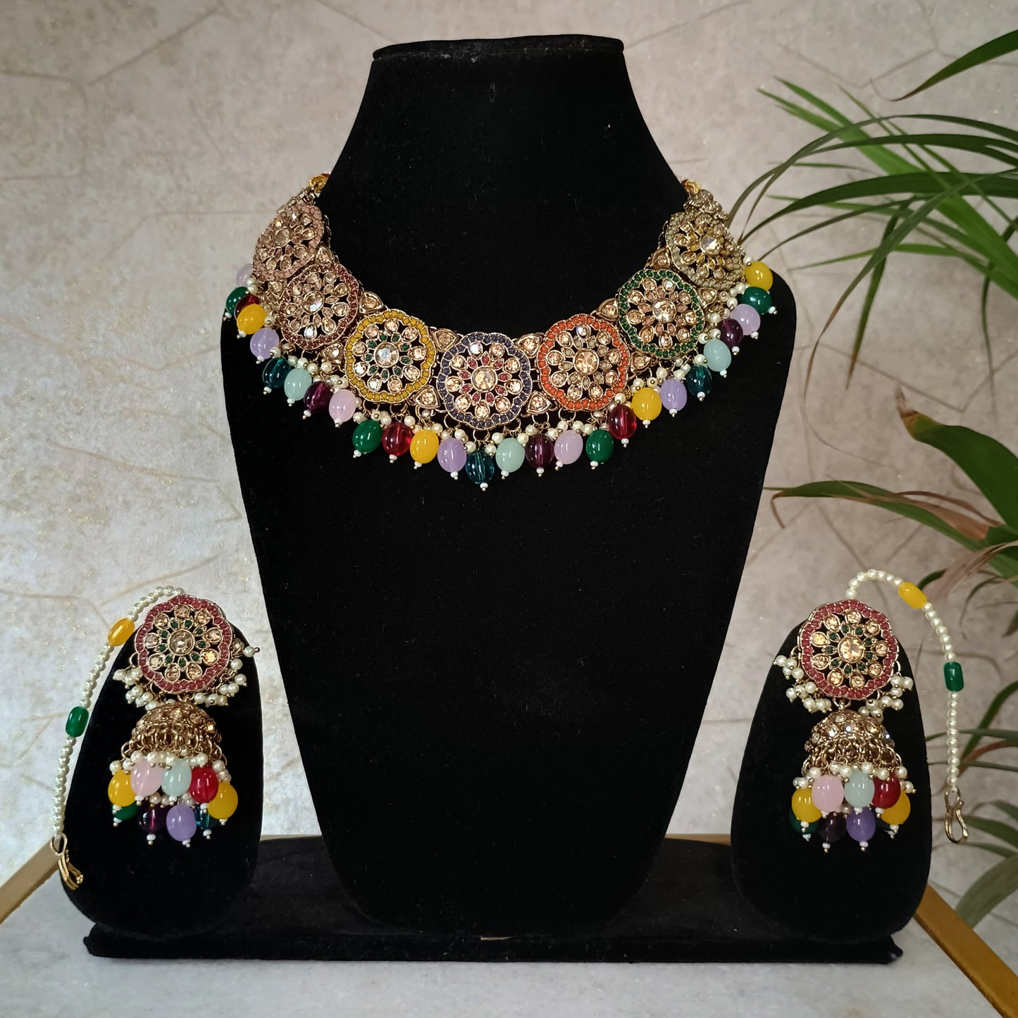Antique Multicolor Choker Jewellery Set with Maangtika