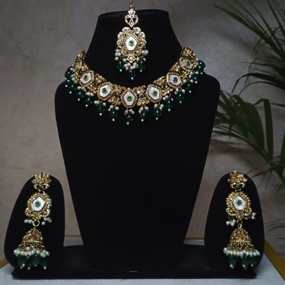 Elegant Jewellery Set with Maangtika