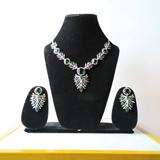 Emerald Crystal Ad Necklace Set